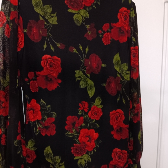 Pre-loved  Rose sheer arm Mock Turtle neck Bodysuit - Picture 2 of 3